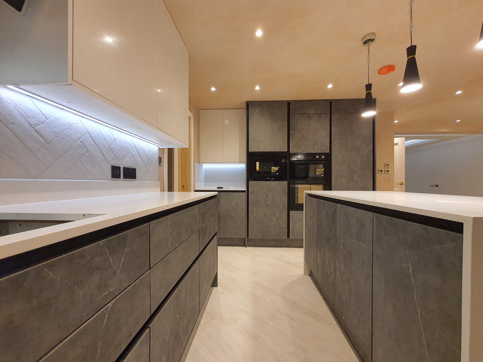 Wakehams Hill, Pinner — detail